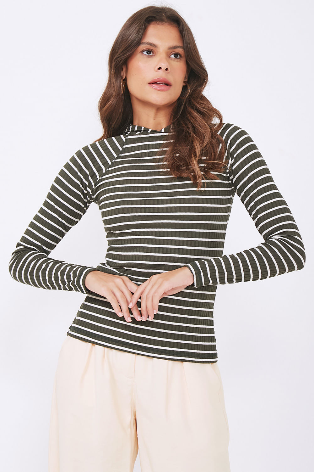 Blusa-em-malha-canelada-com-capuz