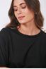 Blusa-cropped-manga-longa-com-detalhe-gola-PRETO-