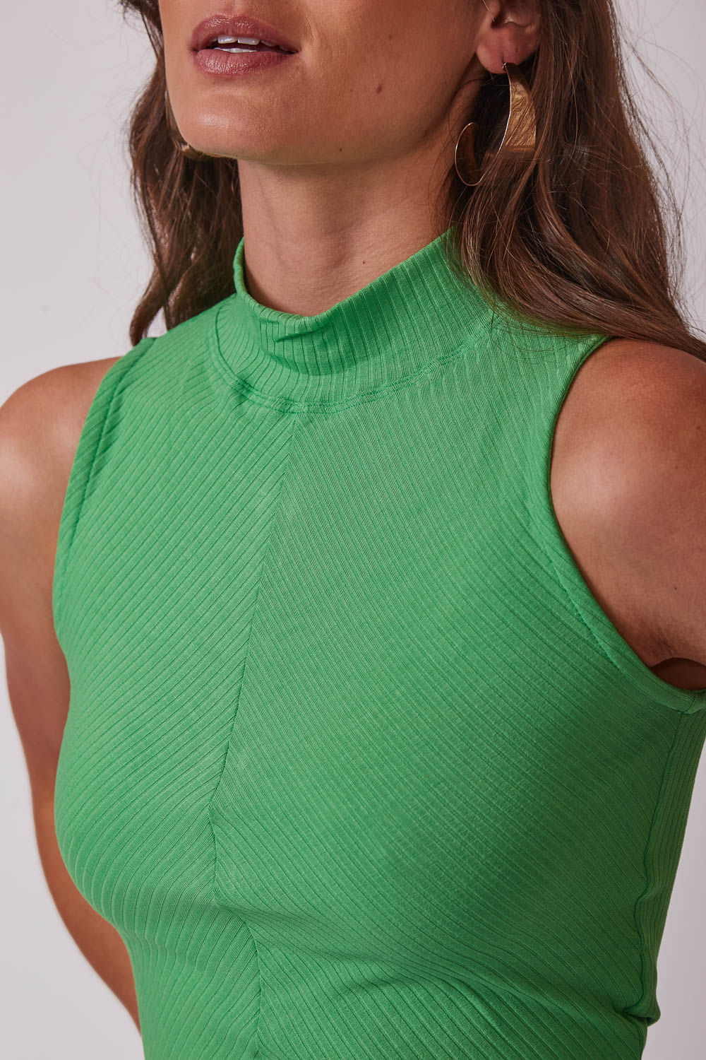 CAMISETA-CANELADA-ENVIESADA