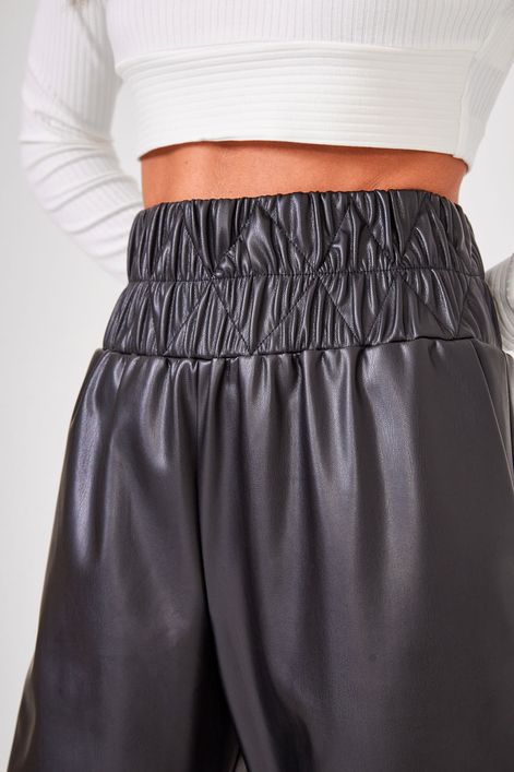 CALCA-JOGGING-EM-COURO-SINTETICO
