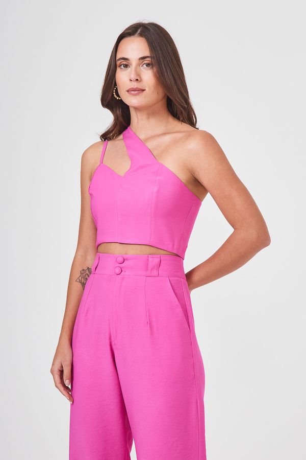 CROPPED-UM-OMBRO-RECORTES
