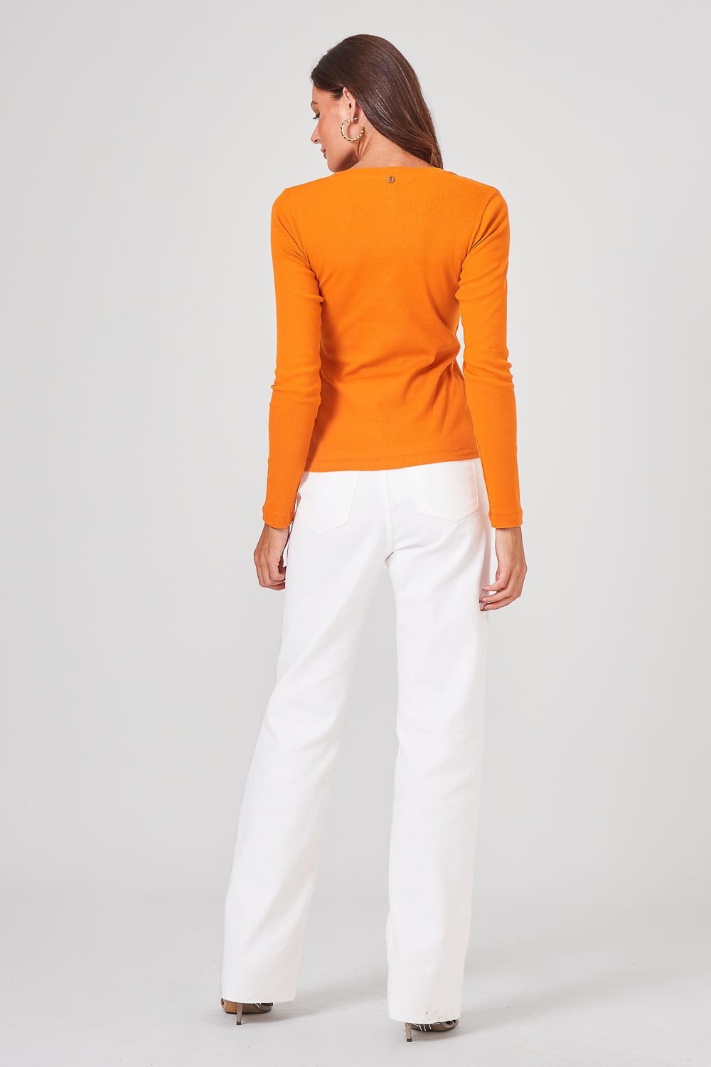 BLUSA-MG-LONGA-BOTAO-FRT