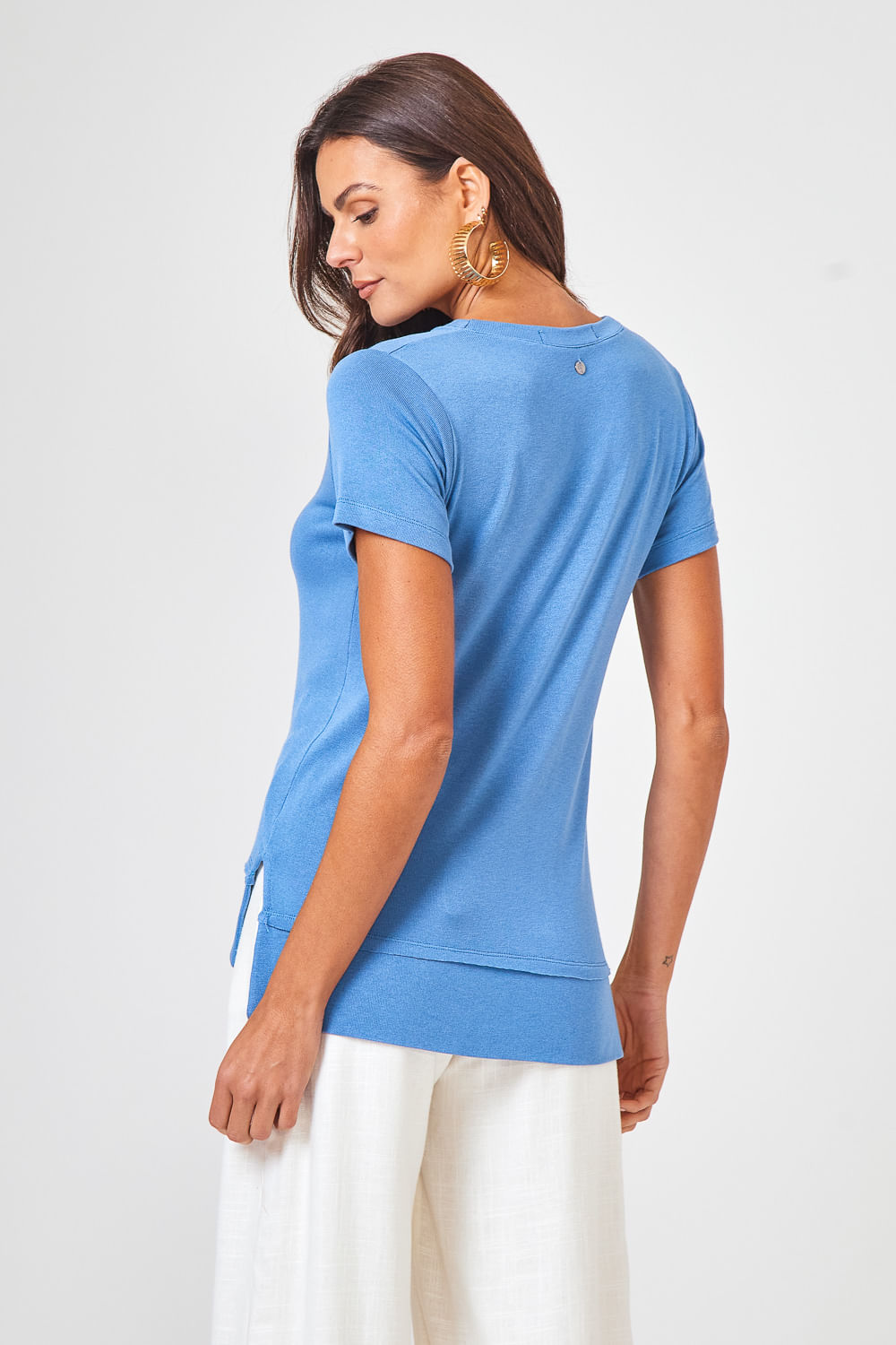 BLUSA-V-BASICA-MALHA-TRICOT-M-C