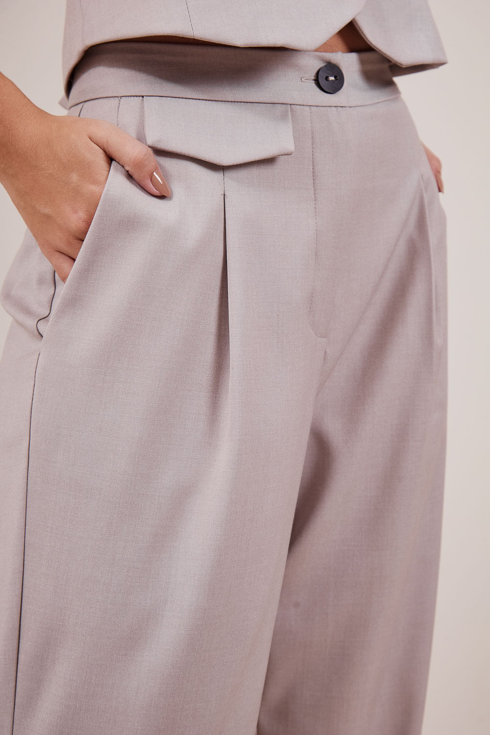 CALCA-COM-DETALHE-DE-LAPELA