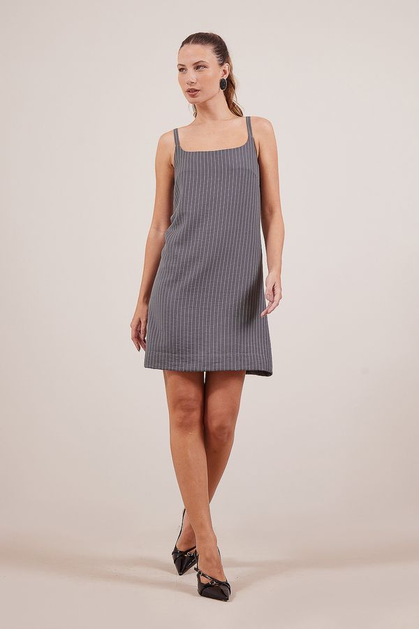 VESTIDO-CURTO-RISCA-DE-GIZ
