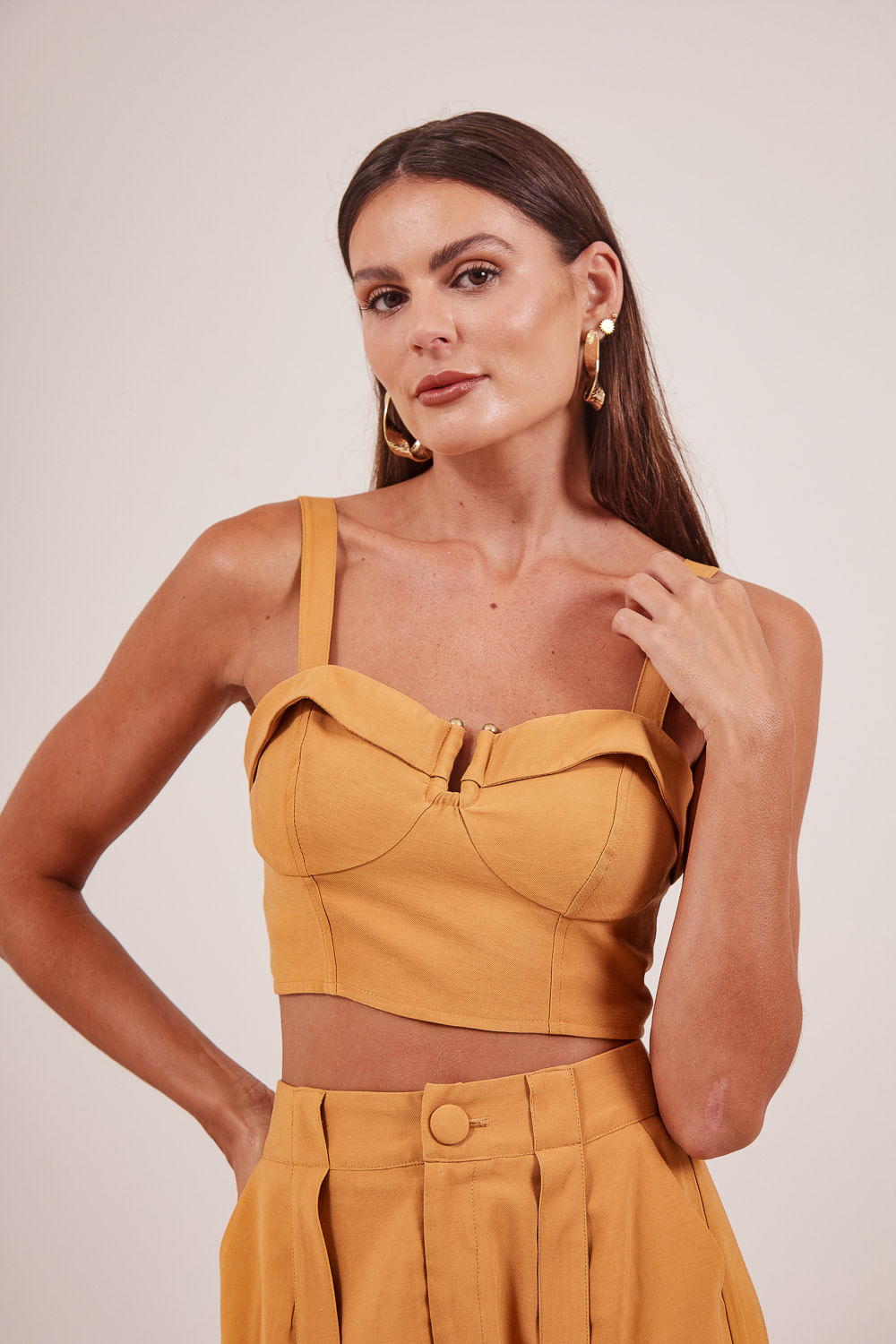 CROPPED-DETALHE-EM-V