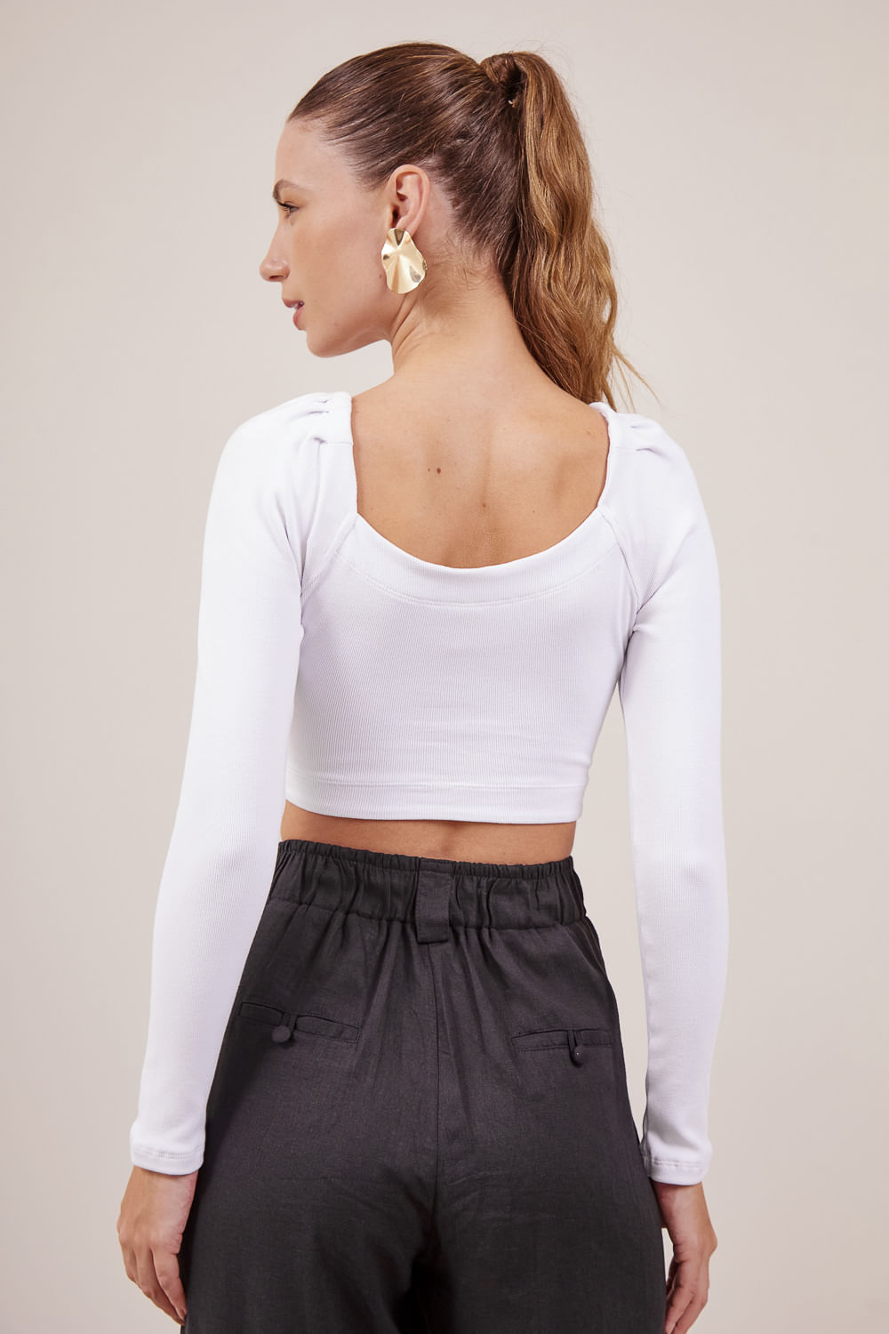 CROPPED-BUSTO-TRANSPASSE