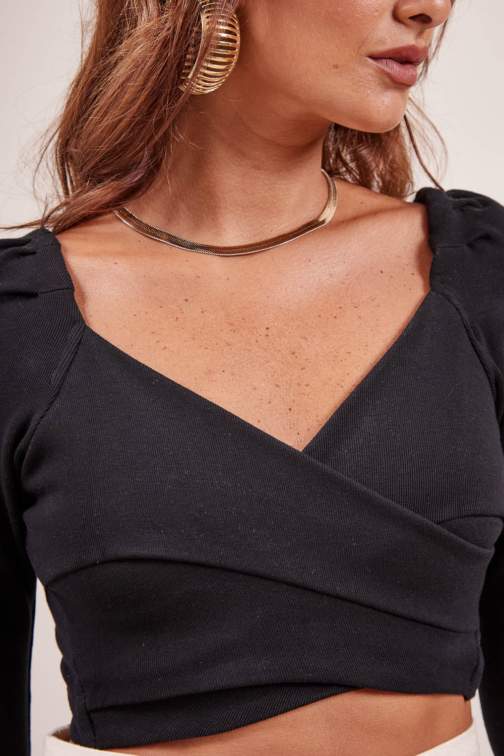 CROPPED-BUSTO-TRANSPASSE