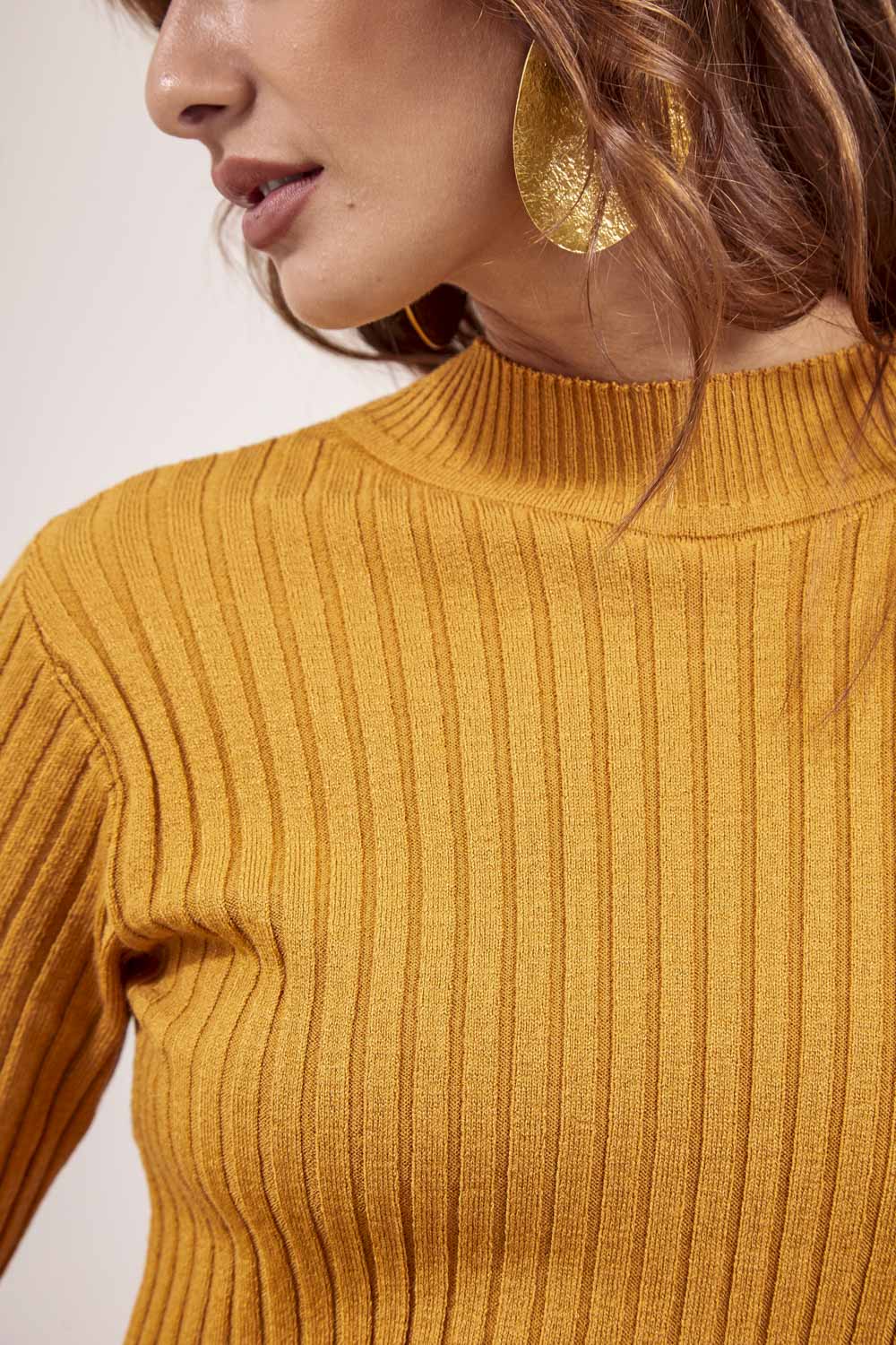 BLUSA-CANELADA-GOLA-REMALHADA