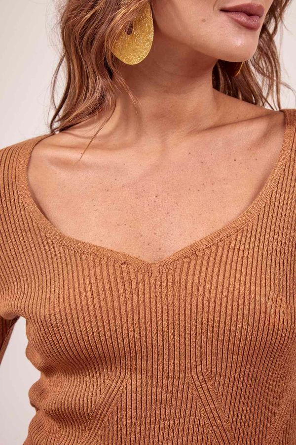 BLUSA-GOLA-V-EM-TRICOT