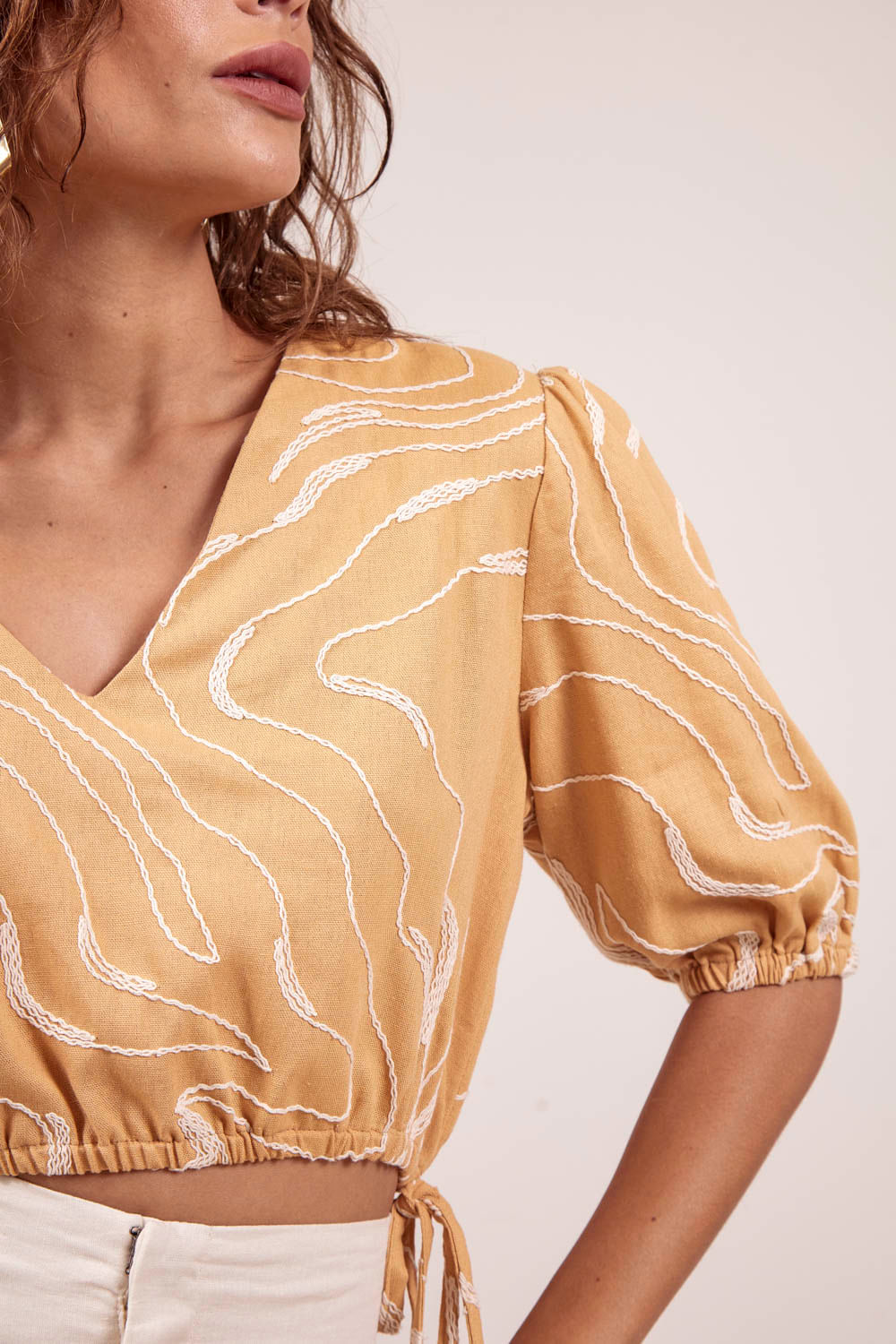 BLUSA-LINHO-ONDAS-LACO