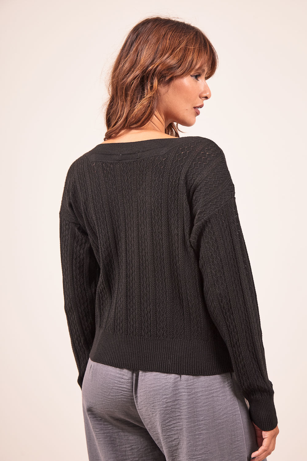 BLUSA-TRICOT-DECOTE-V-DETALHADA