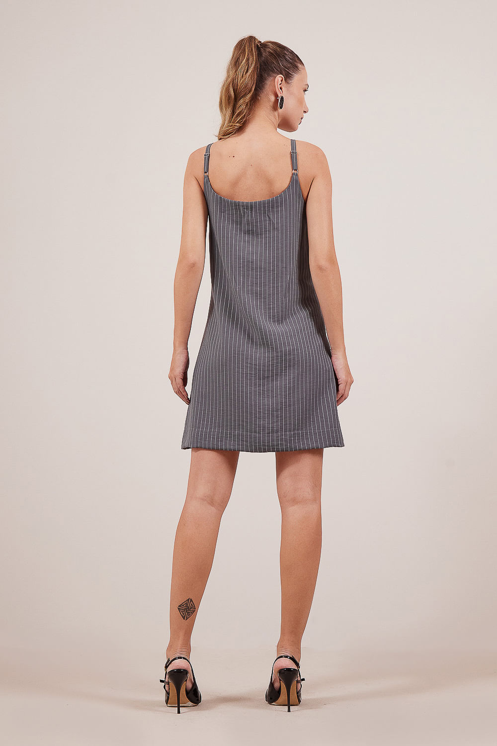 VESTIDO-CURTO-RISCA-DE-GIZ