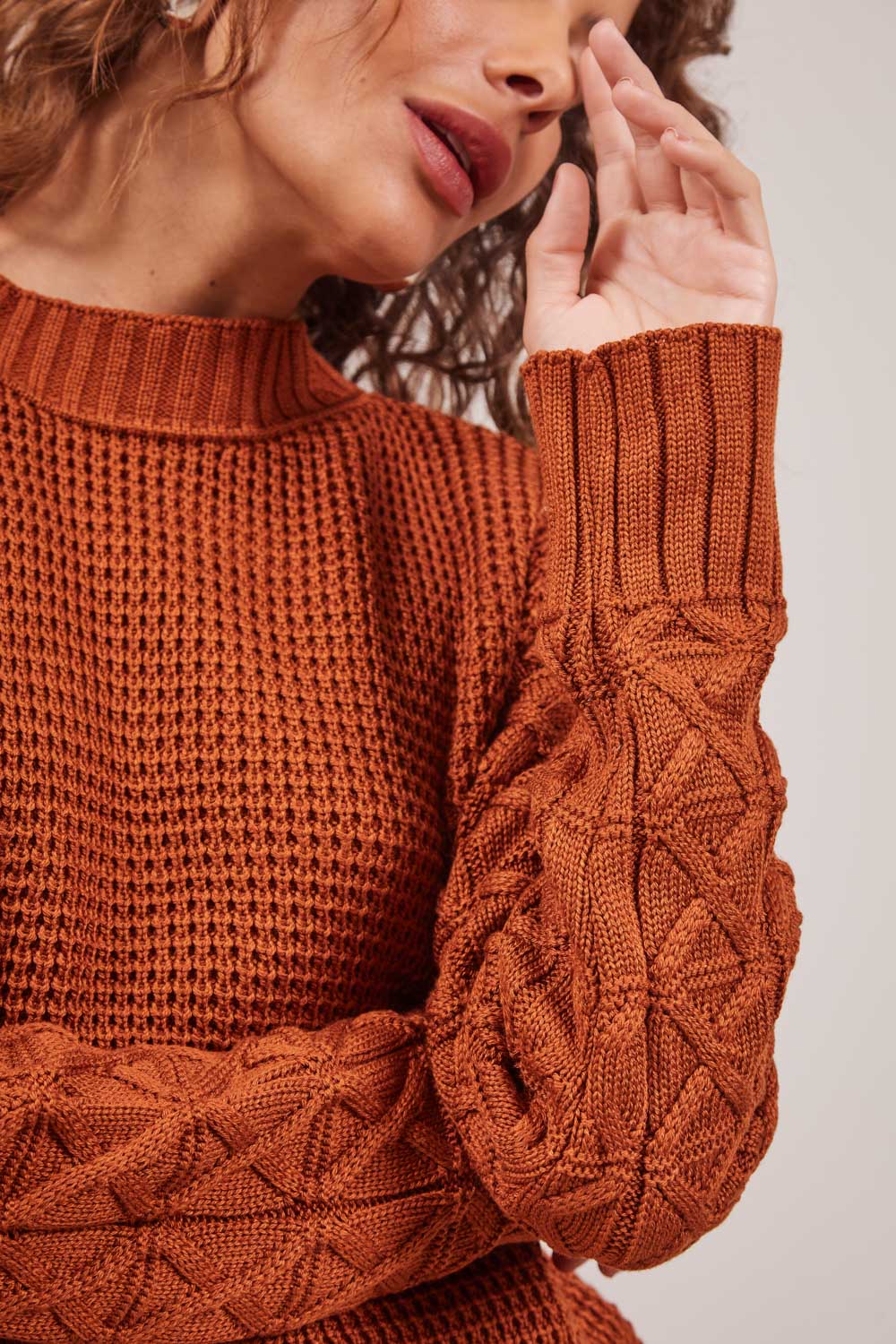 BLUSA-EM-TRICOT-DETALHE-MANGA