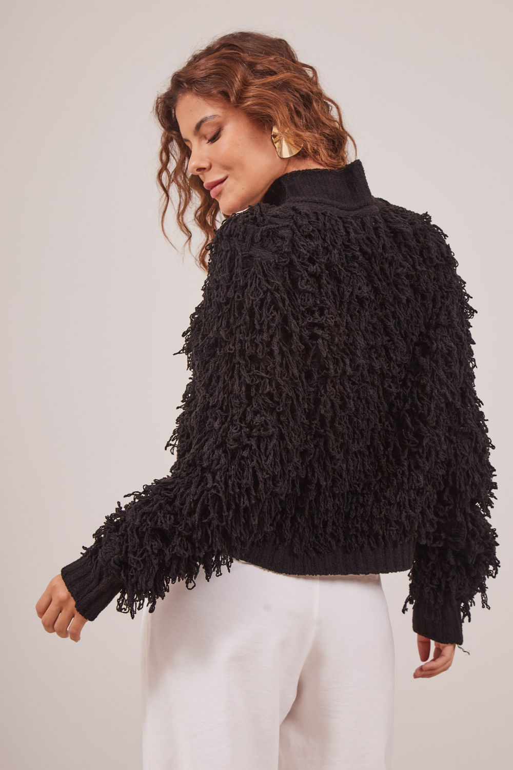 BLUSA-EM-TRICOT-GOLA-ALTA-FRANJAS