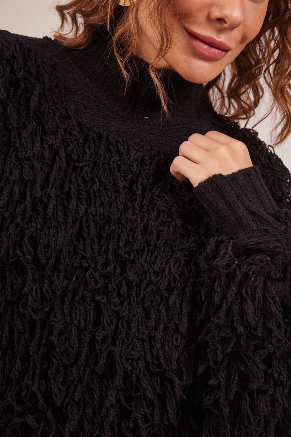 BLUSA-EM-TRICOT-GOLA-ALTA-FRANJAS