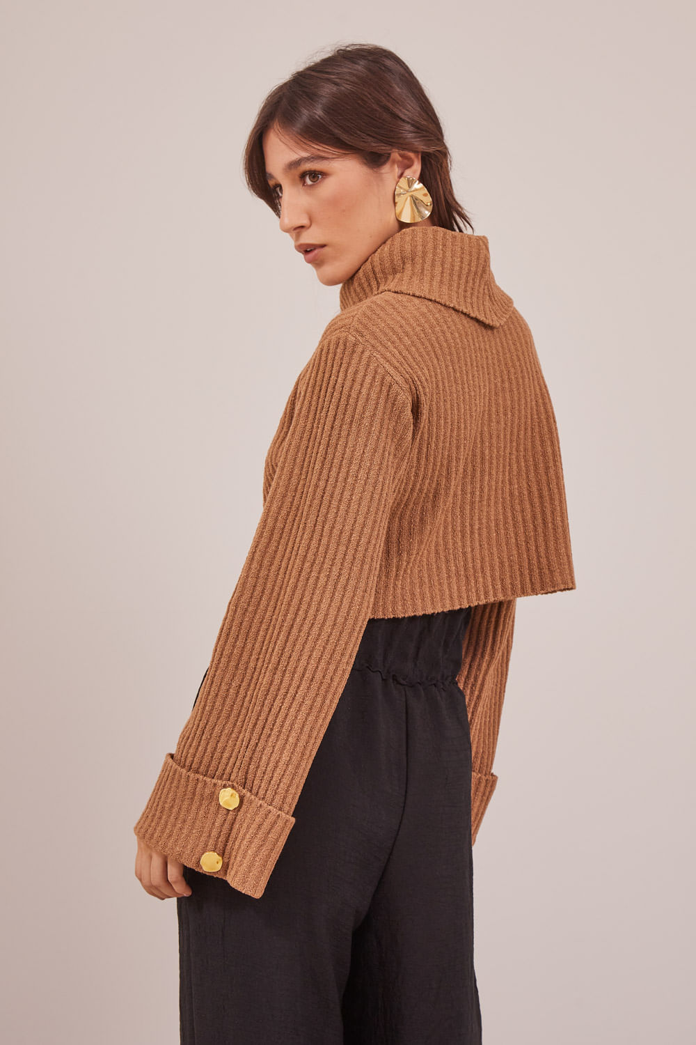 BLUSA-CANELADA-BOTOES-PUNHO