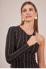 BLUSA-RECORTES-LISTRADA