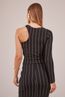 BLUSA-RECORTES-LISTRADA