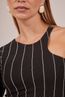 BLUSA-RECORTES-LISTRADA