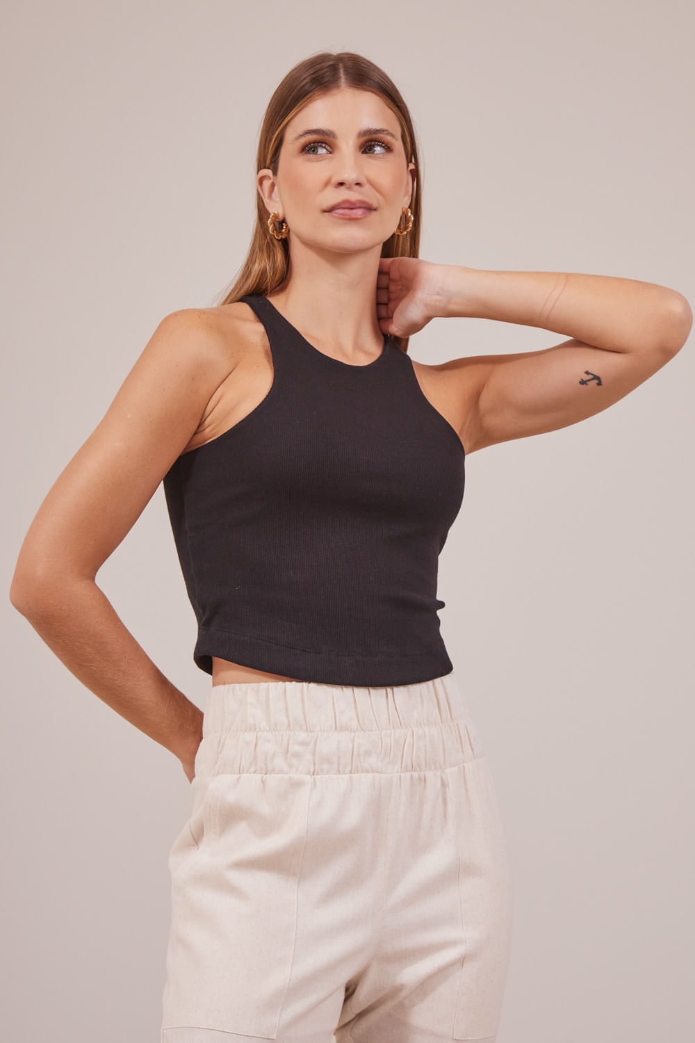 CAMISETA-DECOTE-CAVA