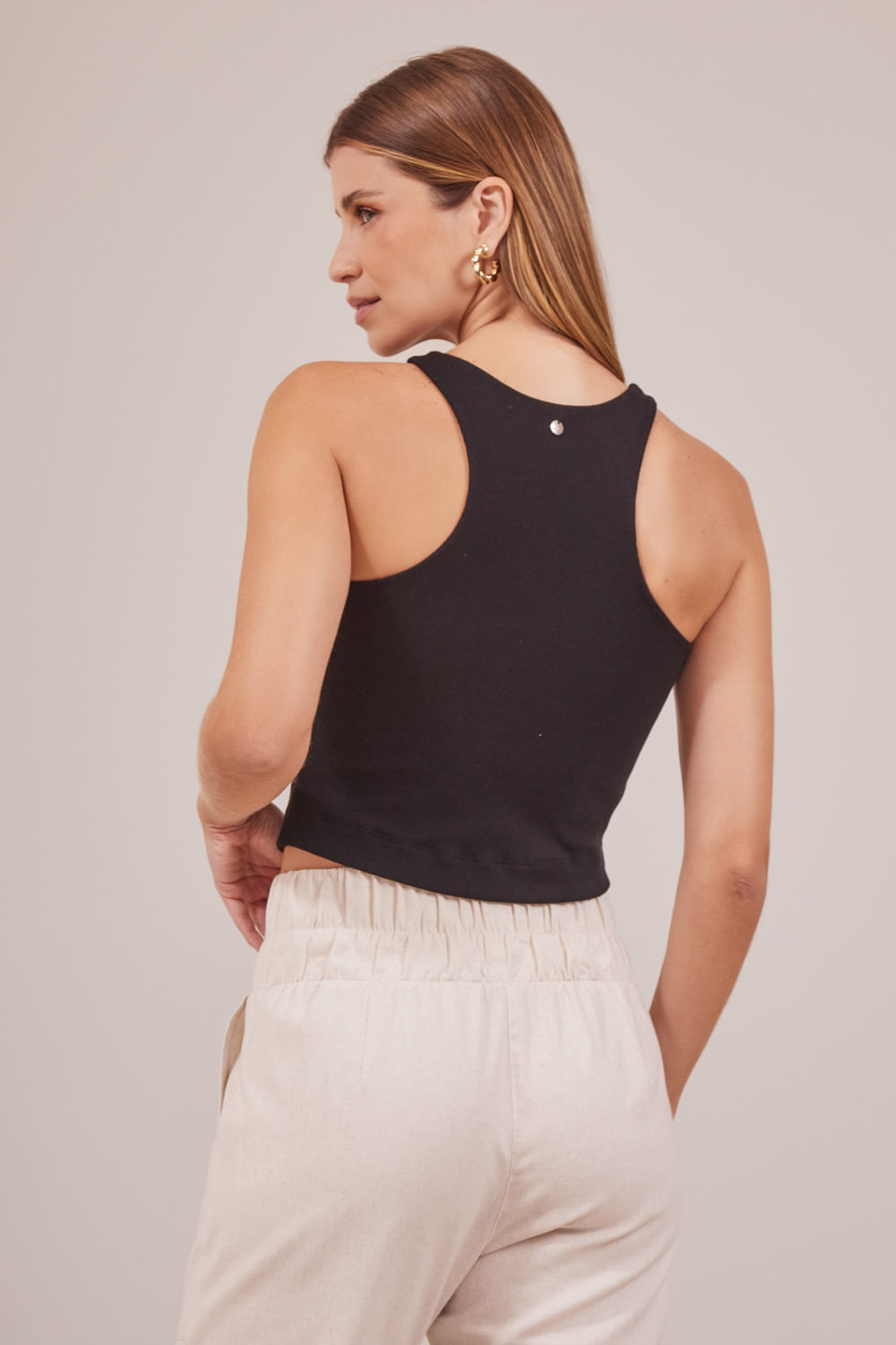 CAMISETA-DECOTE-CAVA