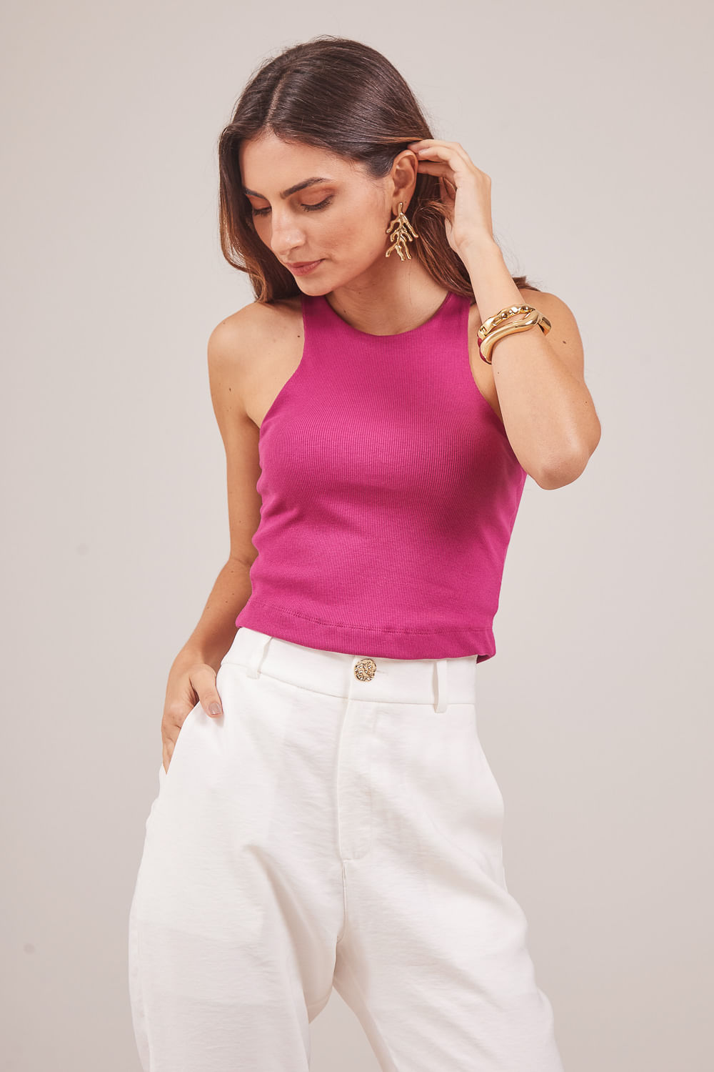 CAMISETA-DECOTE-CAVA