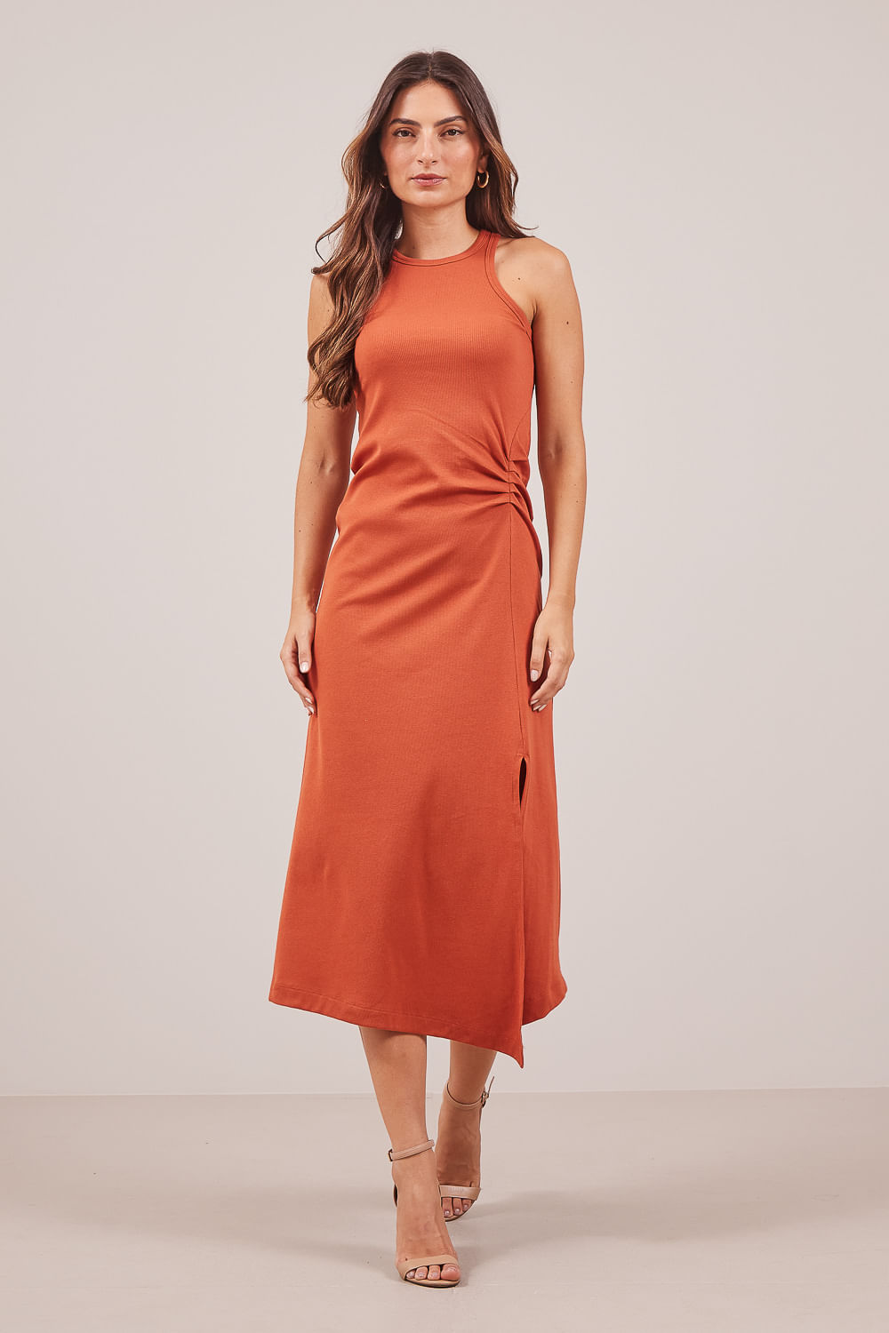 VESTIDO-LONGO-CANELADO-COM-PREGAS-E-FENDA