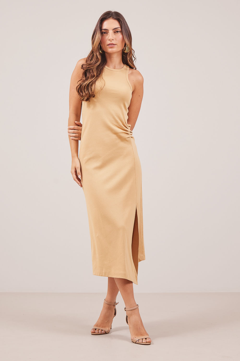 VESTIDO-LONGO-CANELADO-COM-PREGAS-E-FENDA