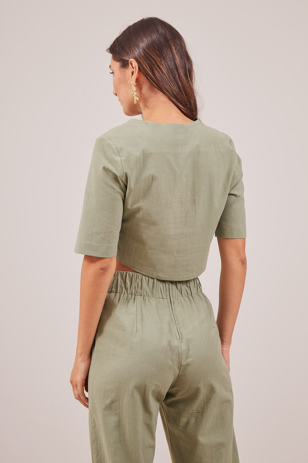 BLUSA-MANGA-CURTA-GOLA-V