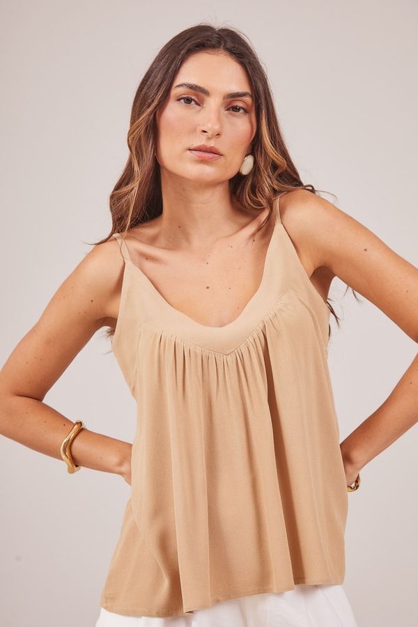 CAMISETA-DECOTE-V-LARGO