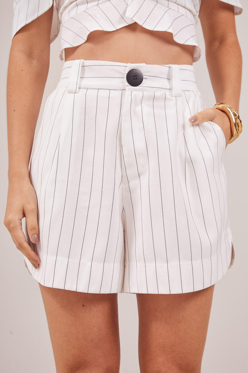 SHORT-FENDAS-LATERAIS-LISTRAS