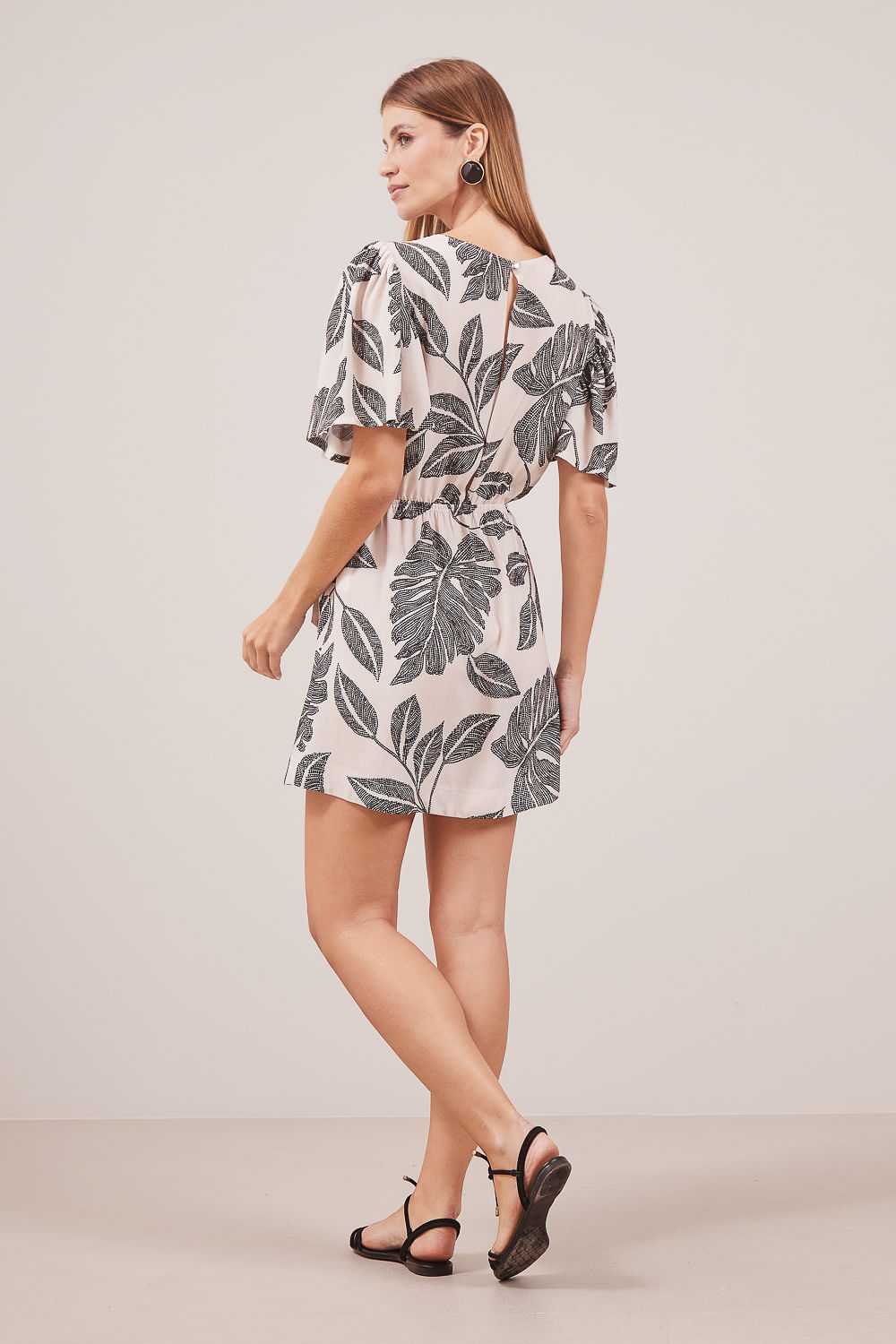 VESTIDO-CURTO-EST.-PONTILHADOS