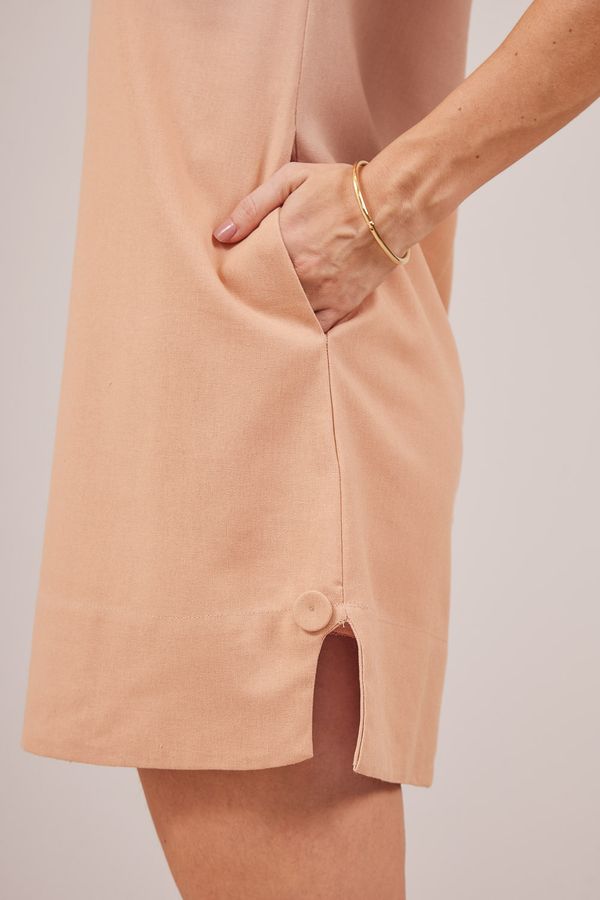 VESTIDO-BOTAO-BARRA-DECOTE-V