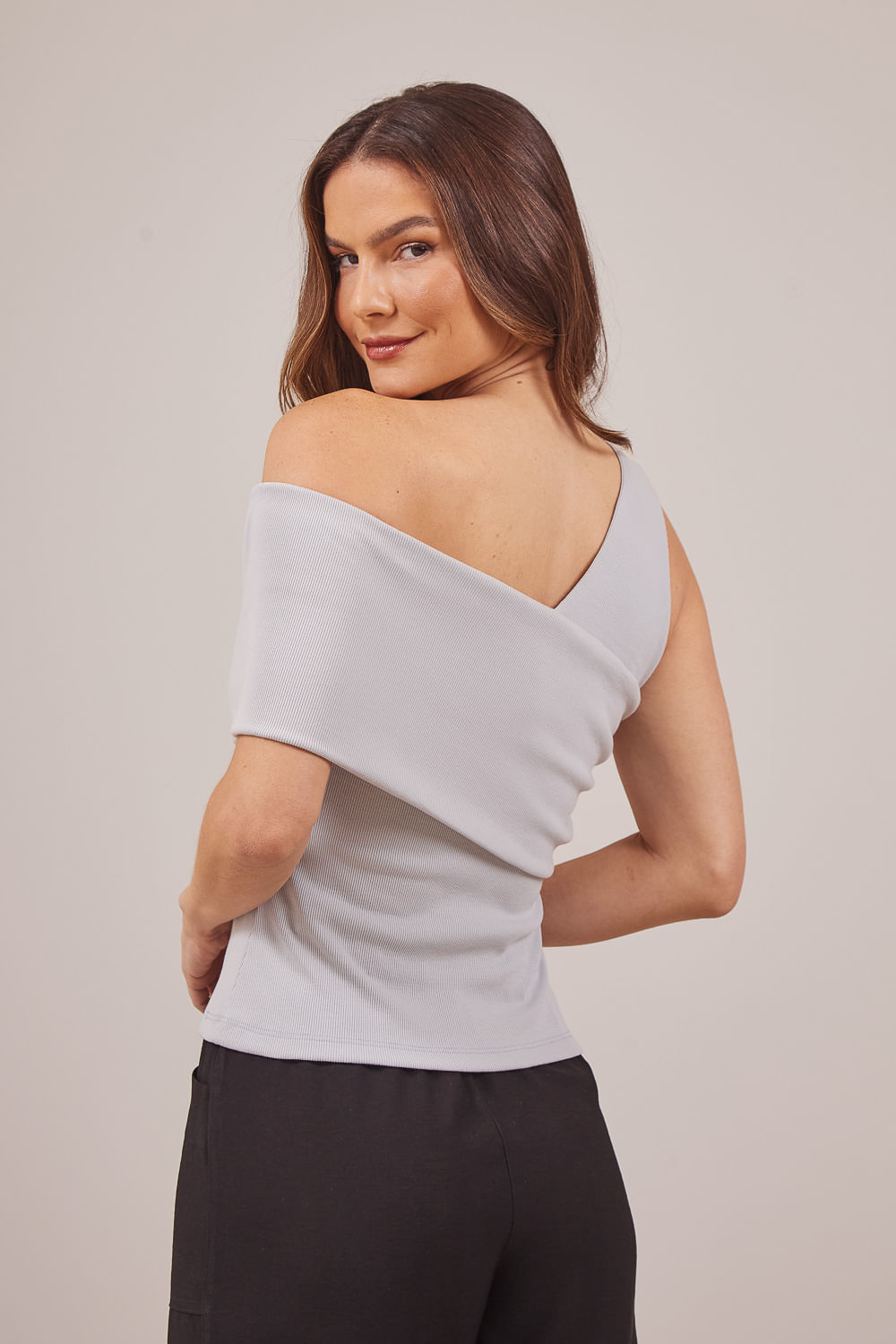 BLUSA-ASSIMETRICA-RIBANA