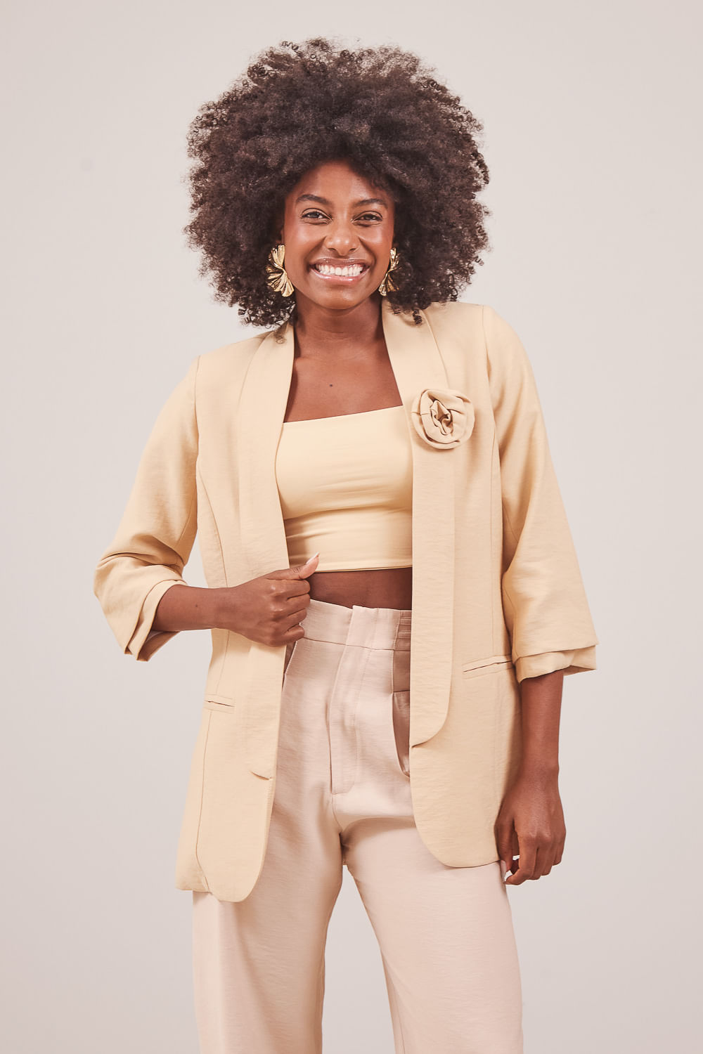 BLAZER-COM-BROCHE-FLOR