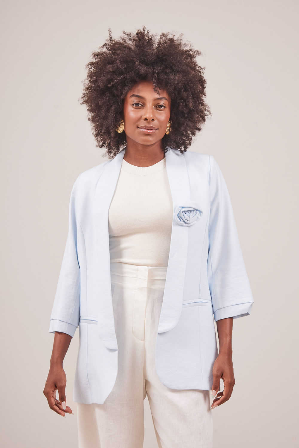BLAZER-COM-BROCHE-FLOR