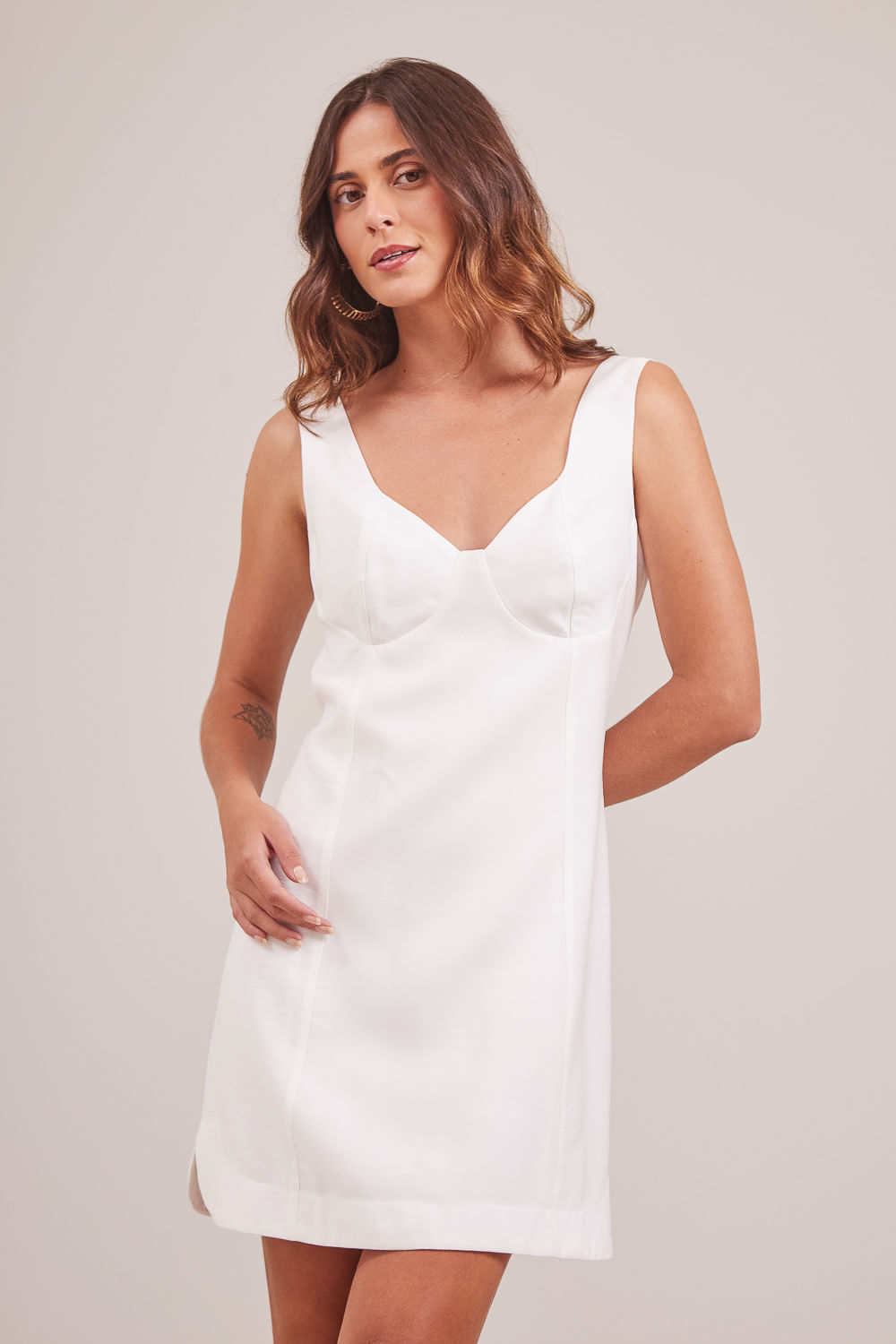 VESTIDO-RECORTES