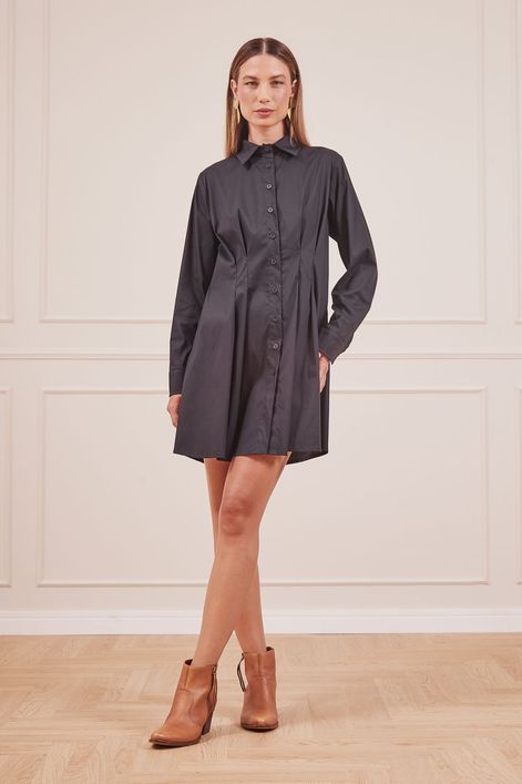 CHEMISE-PRETA-COM-PREGAS-1.jpg