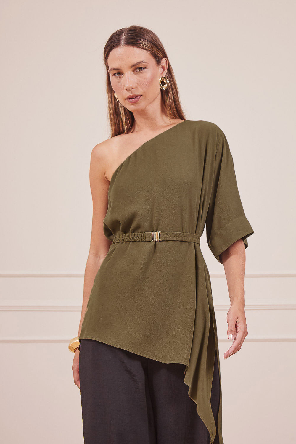 BLUSA-VERDE-COM-PONTA-E-CINTO-4-2.jpg