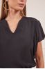 BLUSA-PRETA-E-SHORT-AZUL-13.jpg