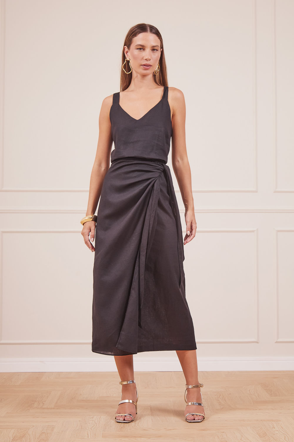 VESTIDO-MIDI-PRETO-COM-FAIXA-2.jpg