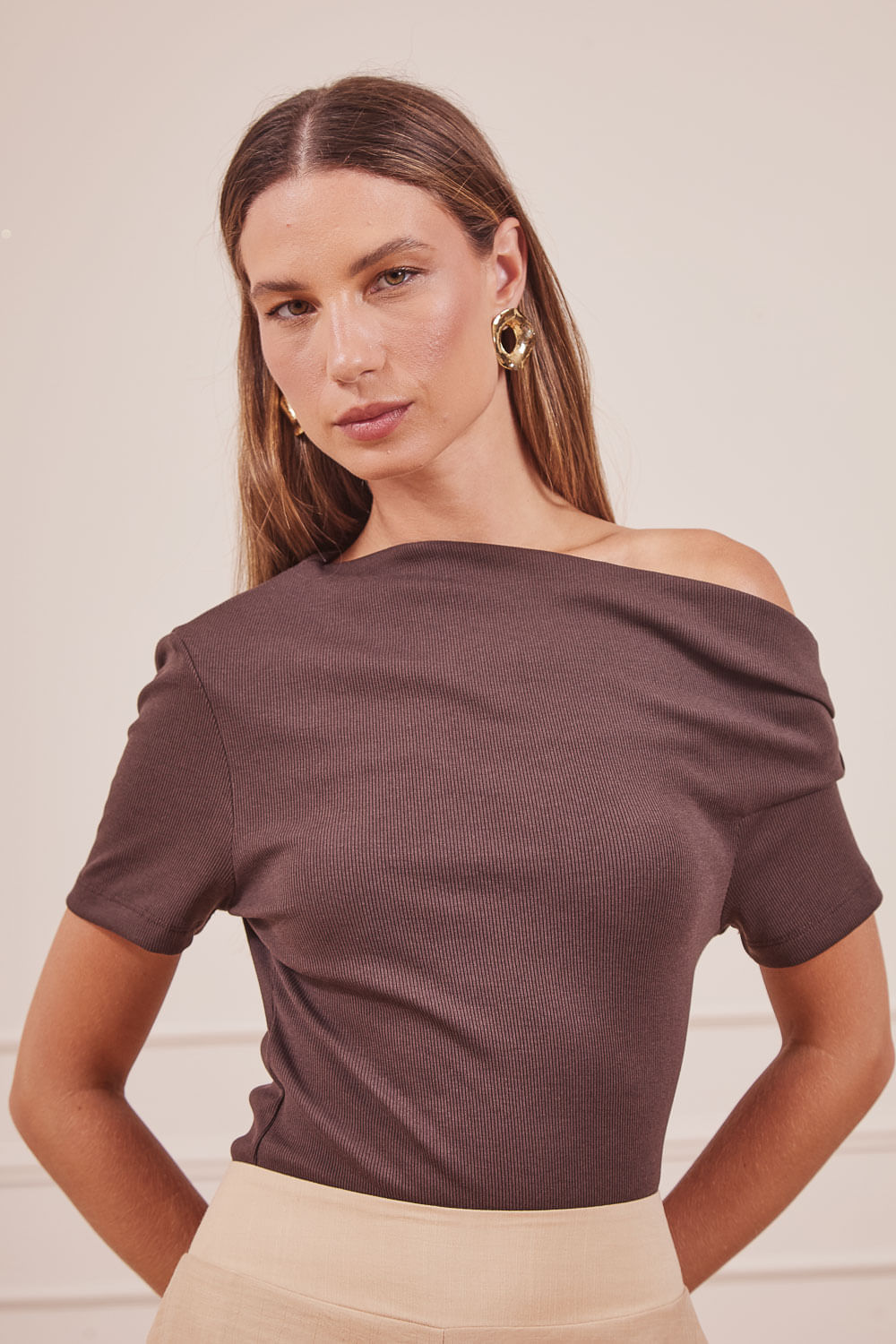 BLUSA-OMBRO-A-OMBRO-MOCCA-MOUSSE-22.jpg