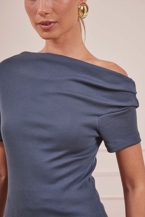 BLUSA-OMBRO-A-OMBROI-MARINHO-6.jpg