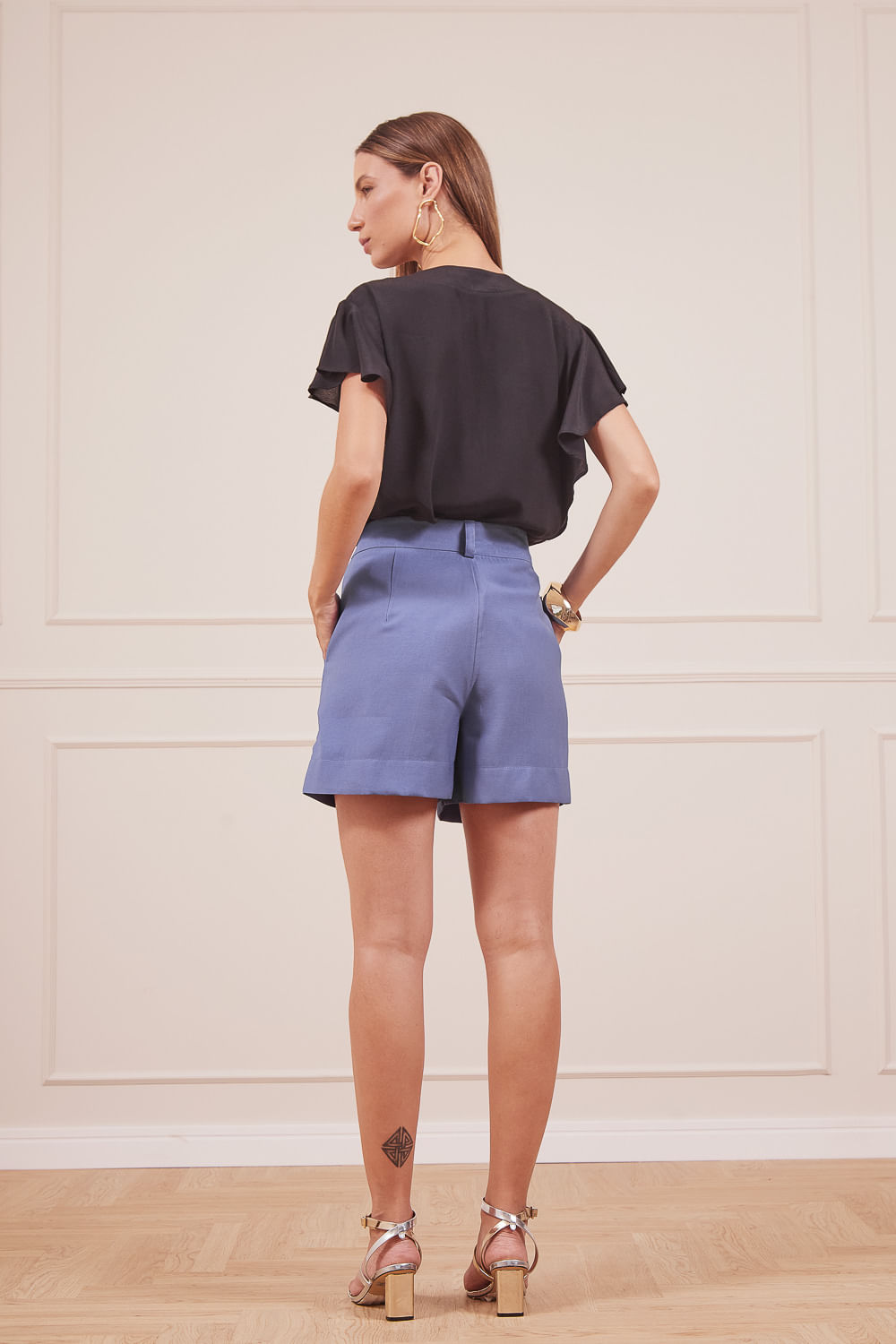 BLUSA-PRETA-E-SHORT-AZUL-27.jpg