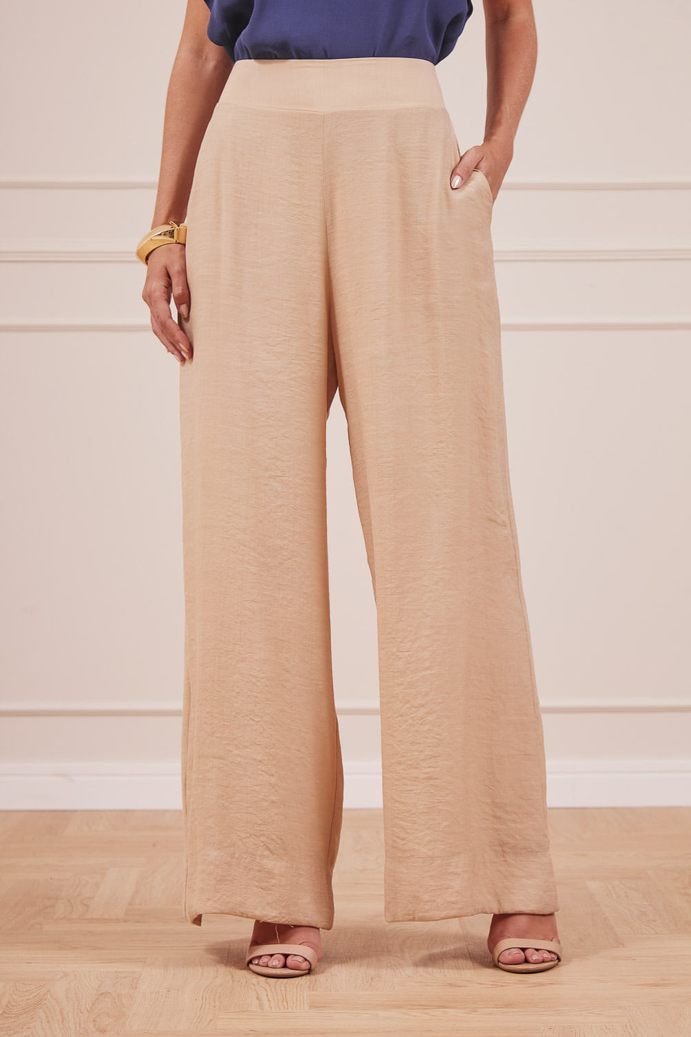 CALCA-PANTALONE-BEGE-COM-COS-LARGO-7.jpg