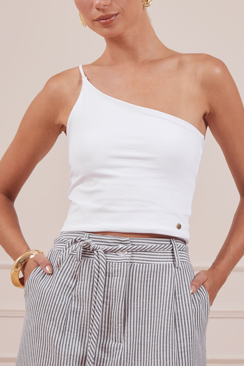 SAIA-LISTRADA-E-CROPPED-UM-OMBRO-BRANCO-10.jpg