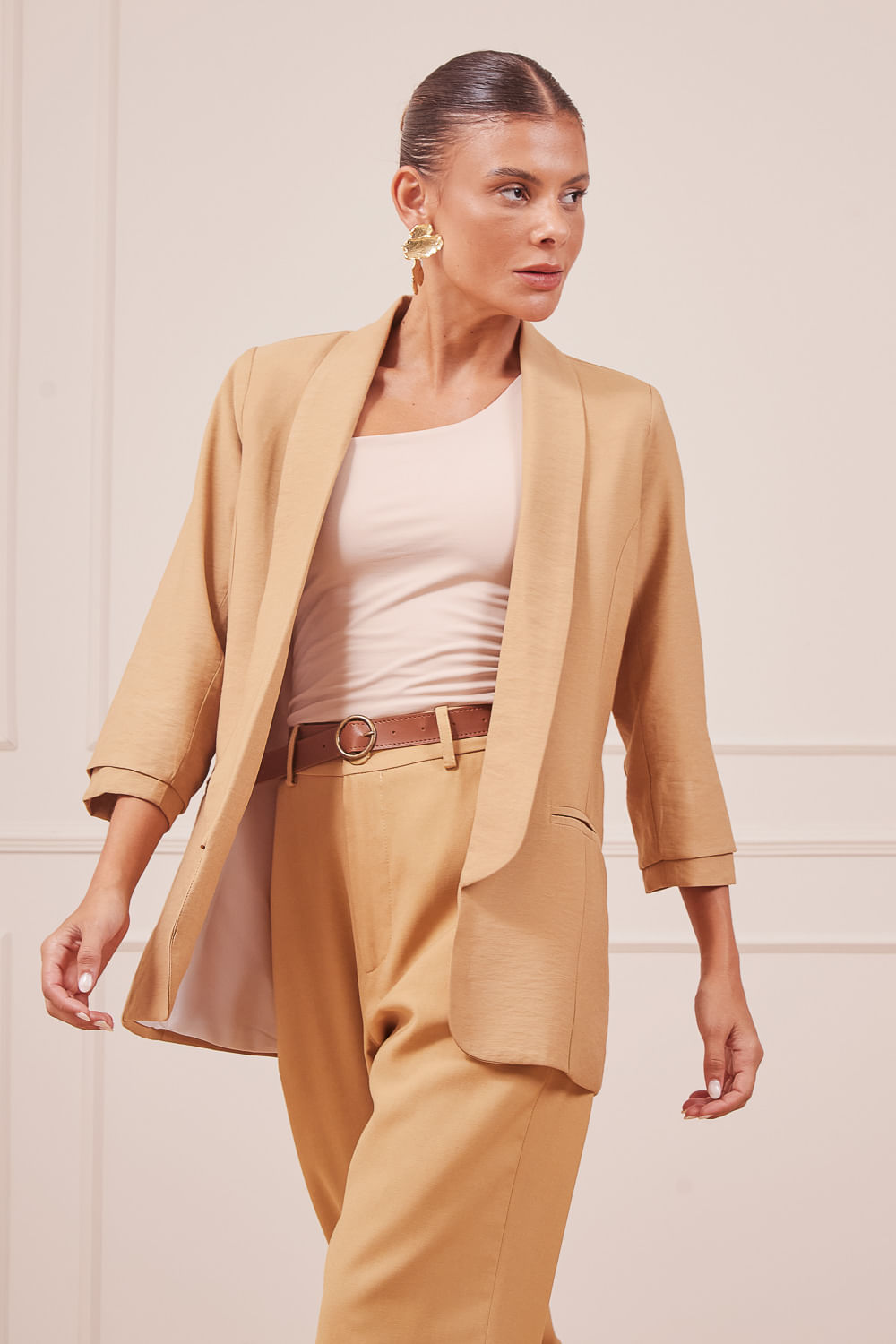 CALCA-COM-CINTO-BEGE-E-BLAZER-BEGE-19.jpg