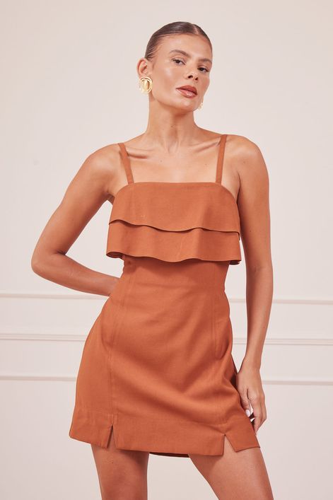 VESTIDO-CURTO-CARAMELO-COM-RECORTES-NA-BARRA-9.jpg