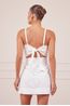 VESTIDO-CURTO-BRANCO-COM-RECORTES-NA-BARRA-11.jpg
